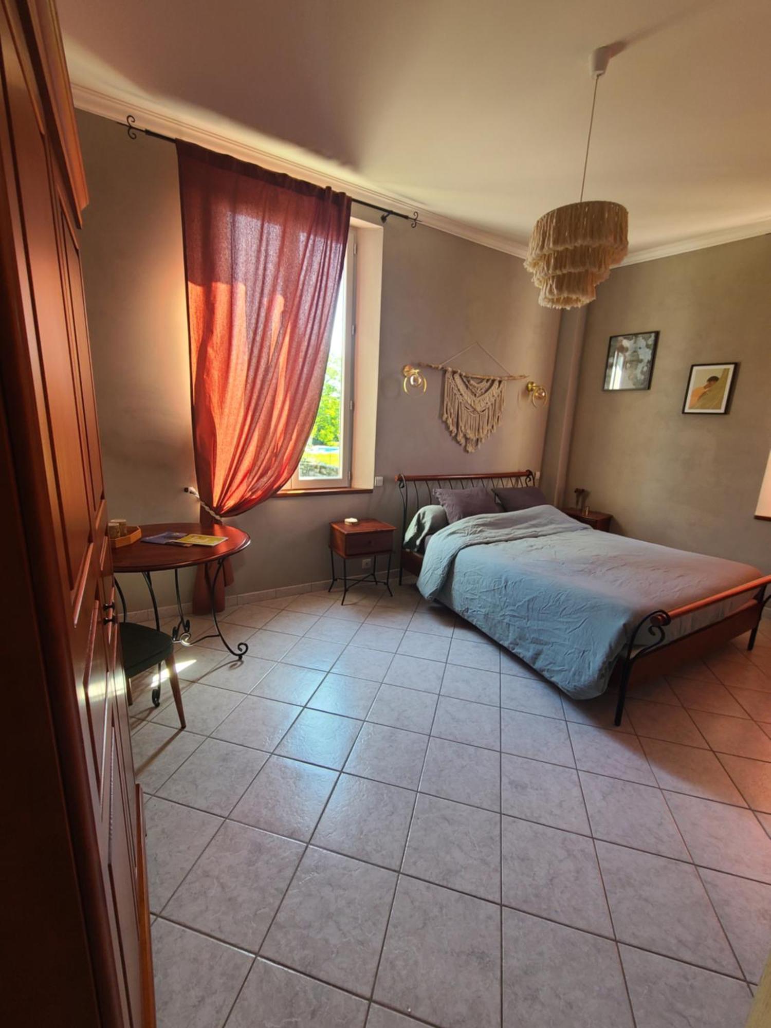 Les Dependances Du Chateau Noailles  Екстериор снимка
